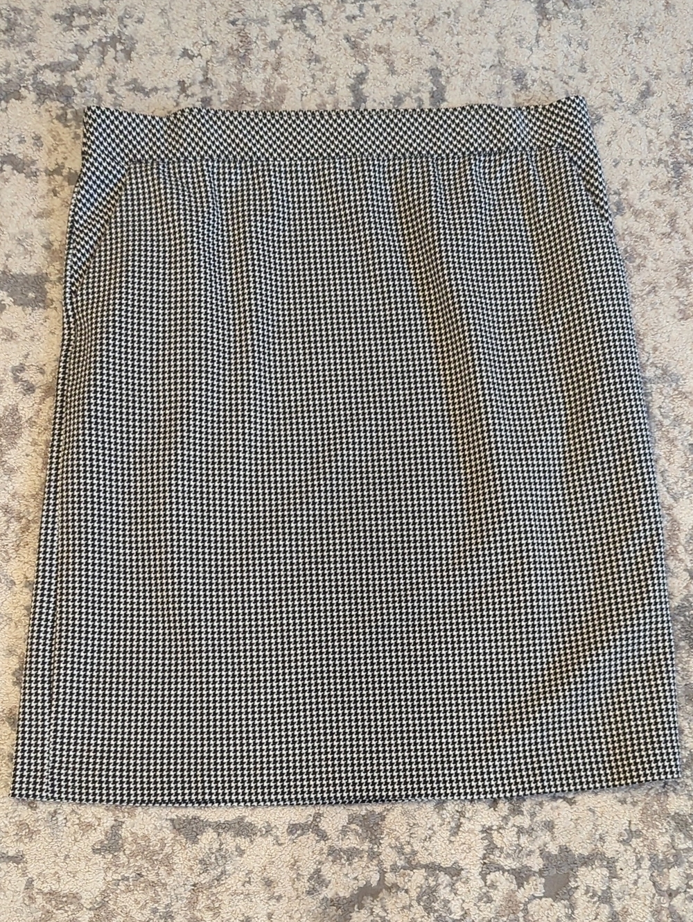 Liz Claiborne Black and White Houndstooth Pencil Skirt